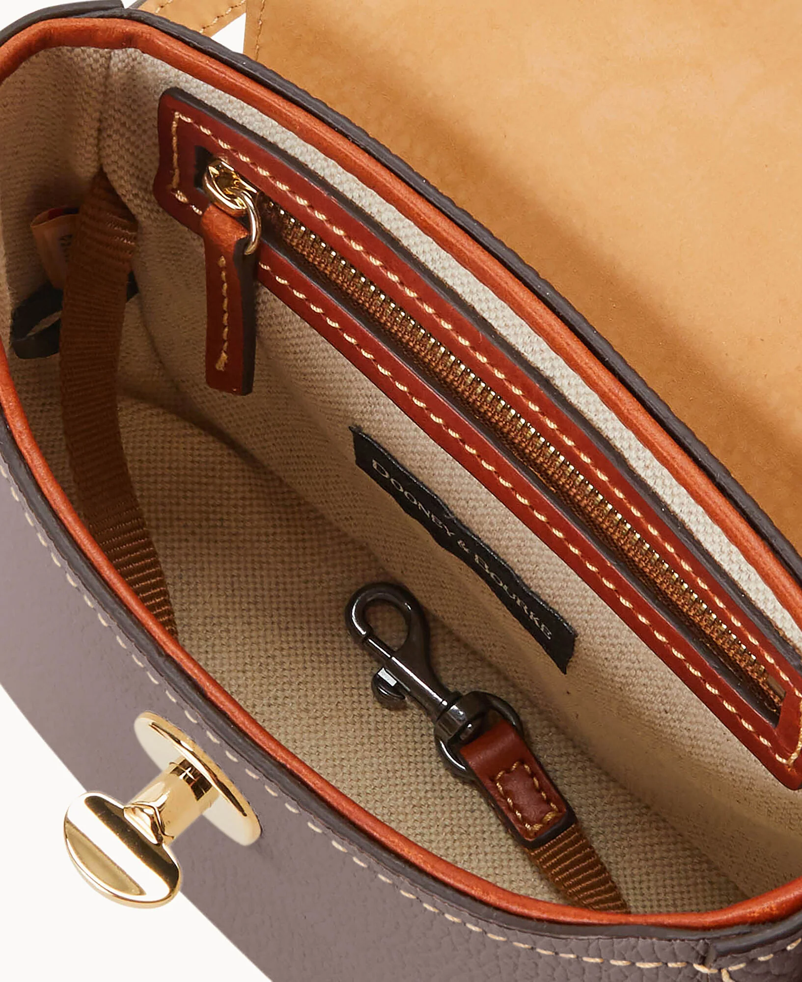 Pebble Turnlock Flap Saddle - Image 71